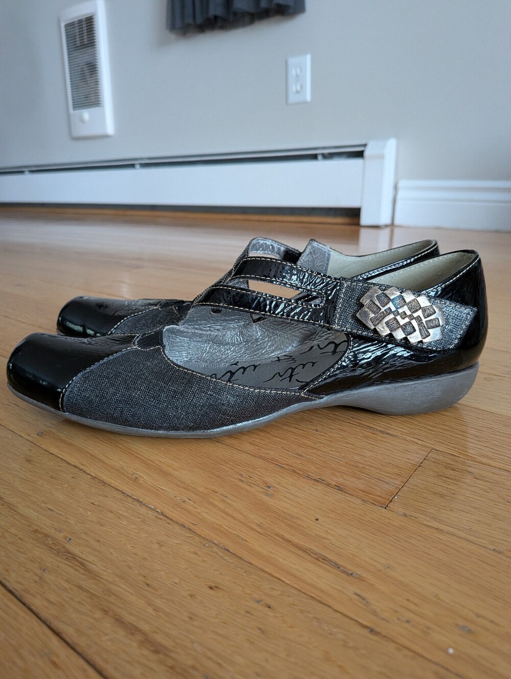Un Tour en Ville Casual Strap Leather Slip On Mary Jane Shoes Black Grey 38